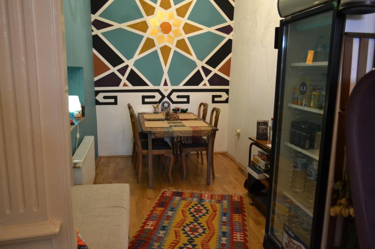 My Happy Home Hostel Smirne Esterno foto