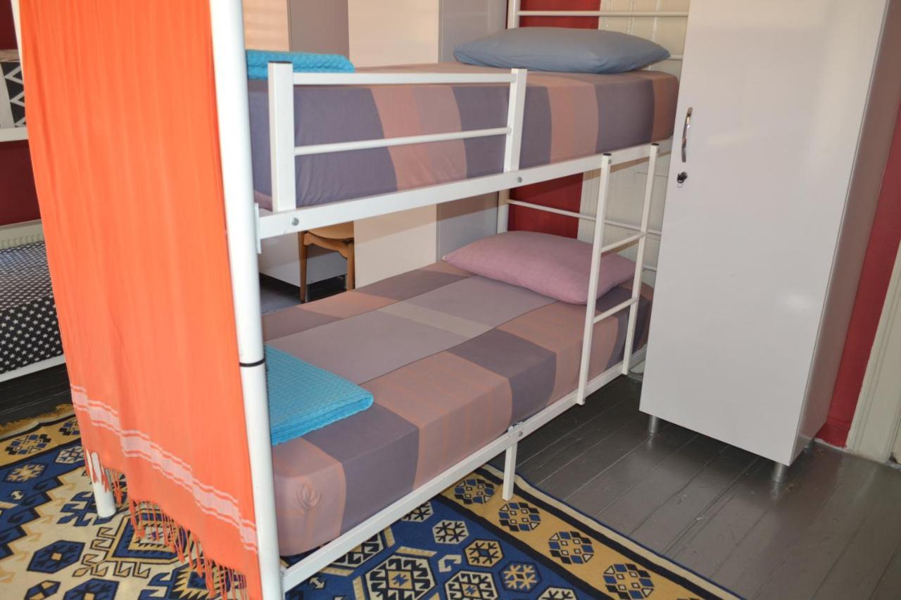 My Happy Home Hostel Smirne Esterno foto