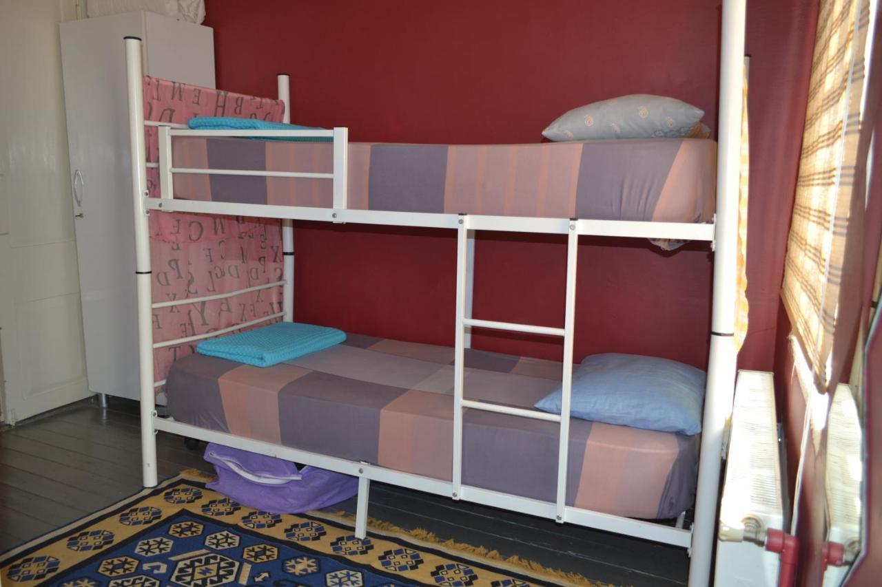 My Happy Home Hostel Smirne Esterno foto
