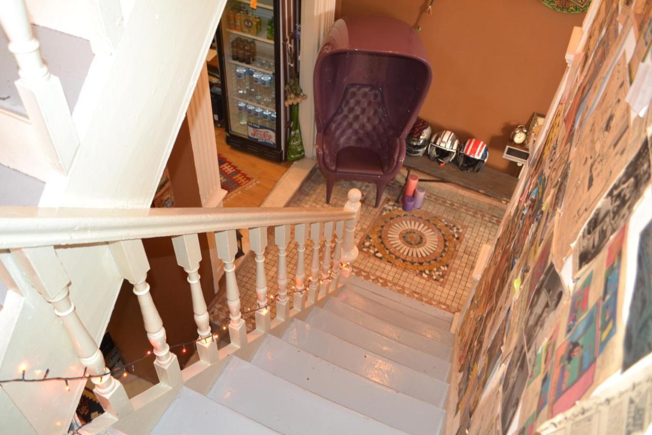 My Happy Home Hostel Smirne Esterno foto