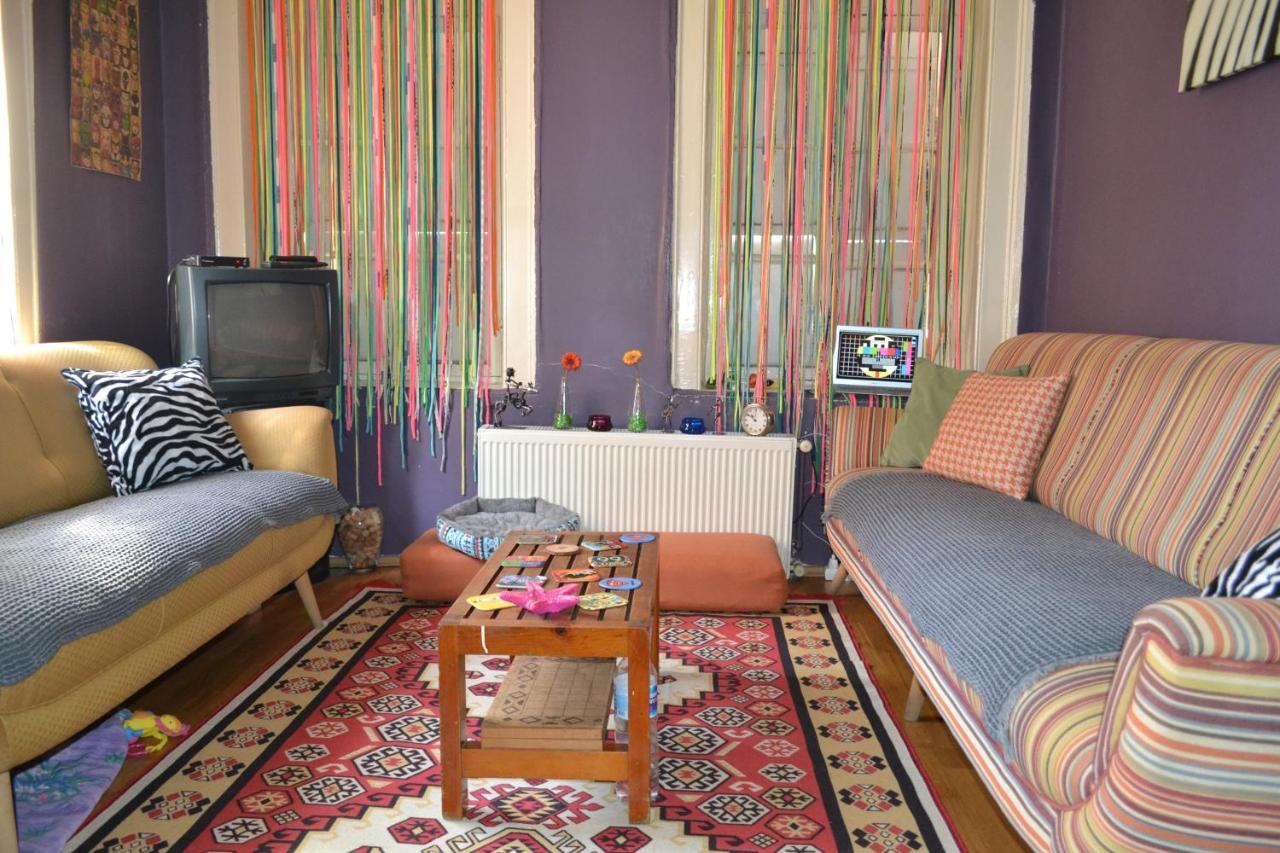 My Happy Home Hostel Smirne Esterno foto